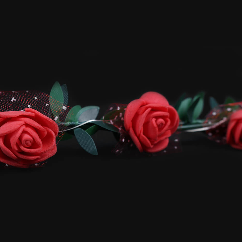BK-59 LED Haarband Haarkranz mit roten Rosen und bunte LED Kette
