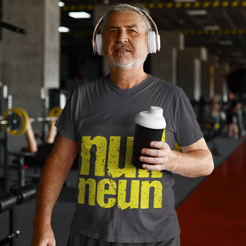 Mann mit Dortmund Shirt