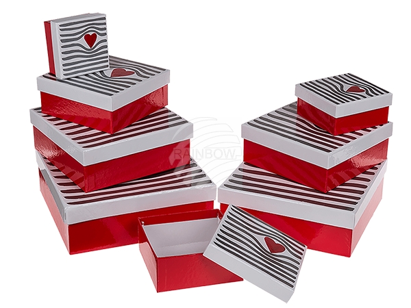 750058 Rote Geschenkkartonage mit Herz & Streifen, ca. 22,5 x 22,5 x 8 cm, 8er Set, einzelne EAN-Auszeichnung, 144/PAL